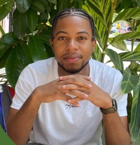 Leon Wright headshot